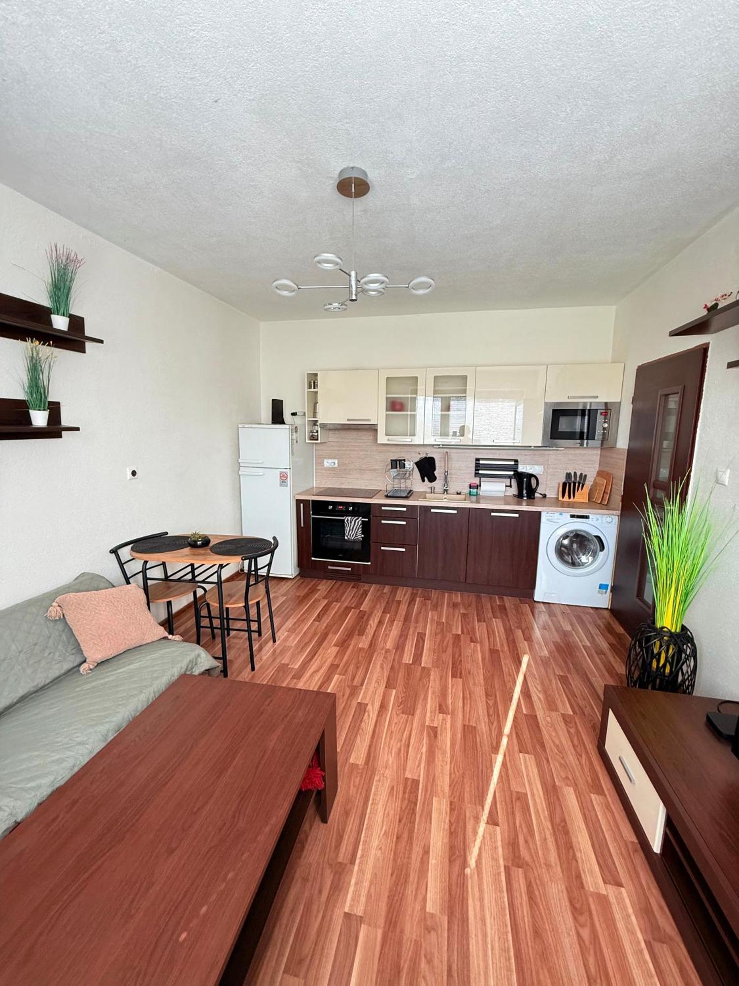 2 Izbovy - Blizko Centra Martin Appartement Buitenkant foto